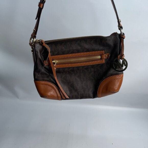 Michael Kors Fallon Leather and Canvas Monogram Shoulder Bag‎ - Picture 2 of 4